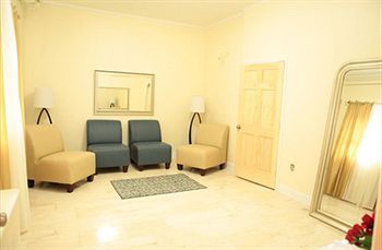 Long Beach Hotel 3*